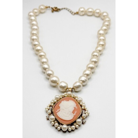Laila Rowe Vintage Inspired Faux Pearl, Rhinestone & Cameo Pendant‎ Necklace - Picture 1 of 6